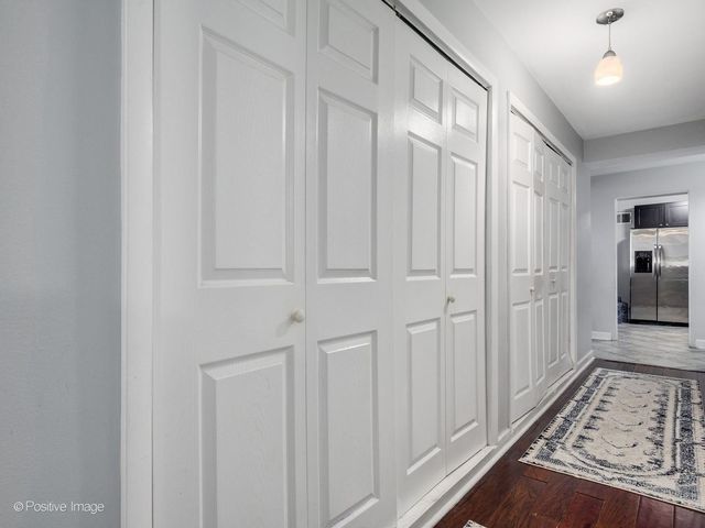 5801 N Sheridan Road 16B, Chicago, IL 60660