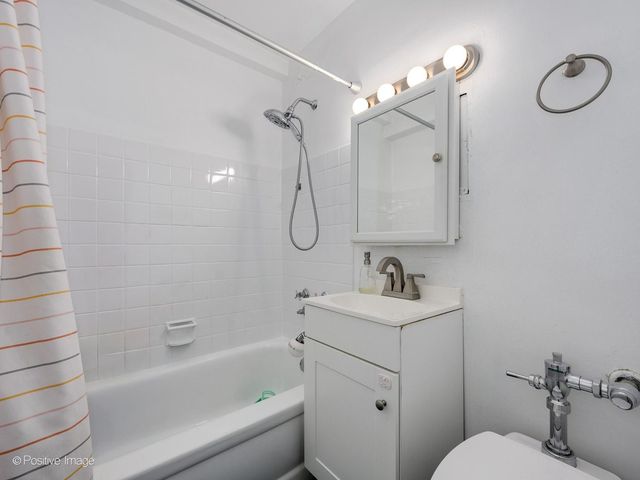 5801 N Sheridan Road 16B, Chicago, IL 60660