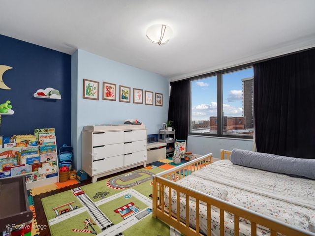 5801 N Sheridan Road 16B, Chicago, IL 60660