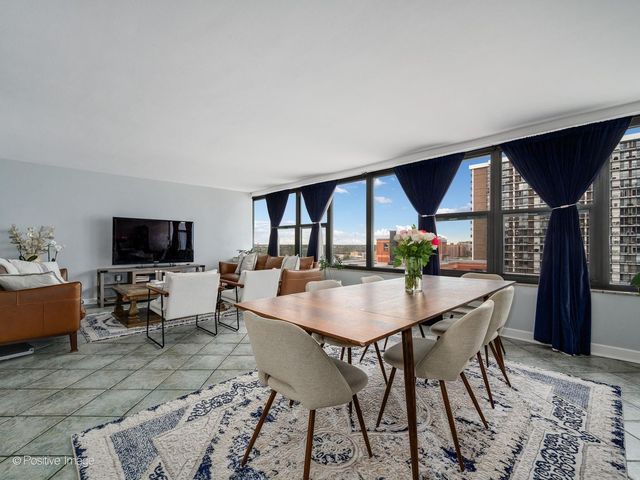 5801 N Sheridan Road 16B, Chicago, IL 60660