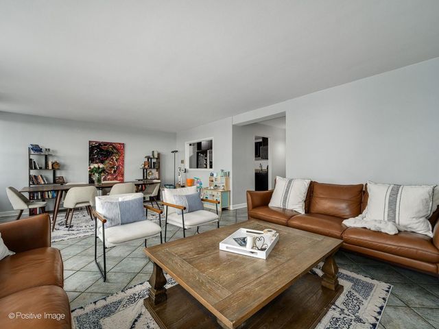5801 N Sheridan Road 16B, Chicago, IL 60660