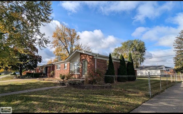 24705 Raven Street, Eastpointe, MI 48021