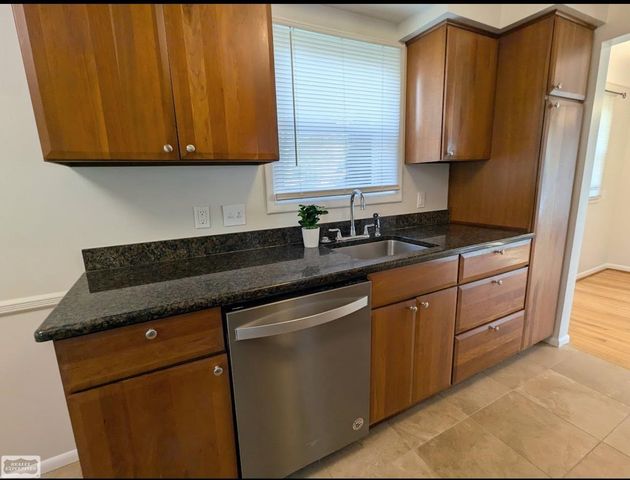 24705 Raven Street, Eastpointe, MI 48021