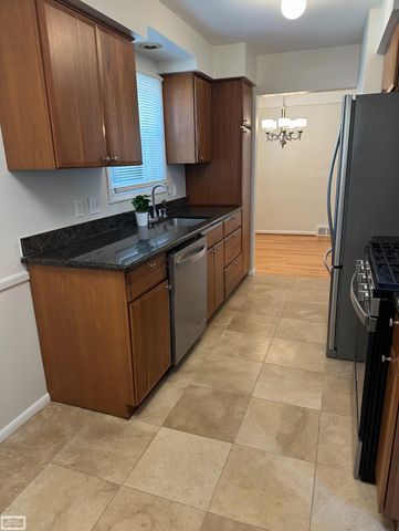 24705 Raven Street, Eastpointe, MI 48021