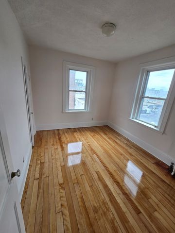 18 Glenville Ave 3A, Boston, MA 02134