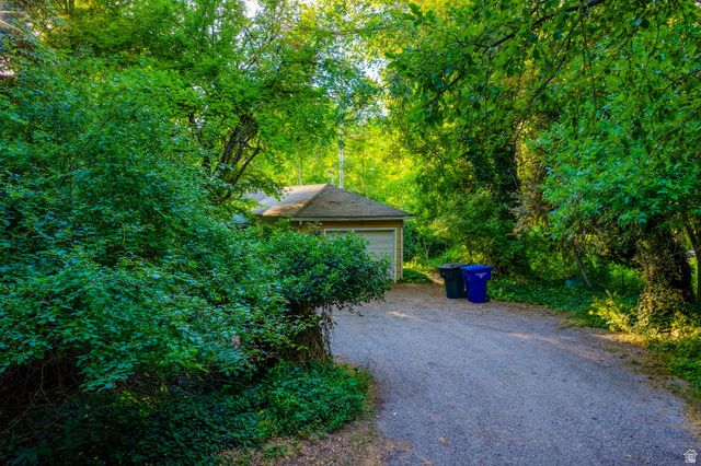2571 E HILLSDEN DR, Salt Lake City, UT 84117