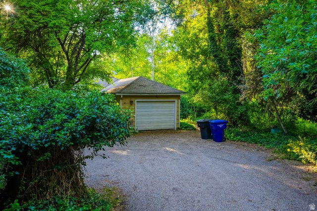 2571 E HILLSDEN DR, Salt Lake City, UT 84117