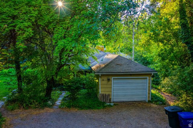2571 E HILLSDEN DR, Salt Lake City, UT 84117
