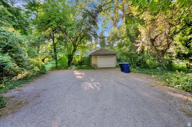 2571 E HILLSDEN DR, Salt Lake City, UT 84117