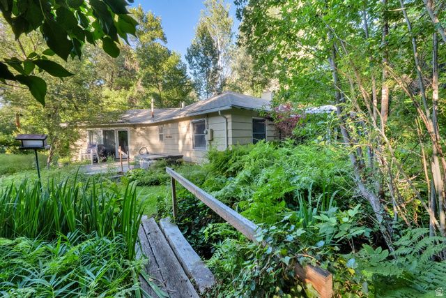 2571 E HILLSDEN DR, Salt Lake City, UT 84117