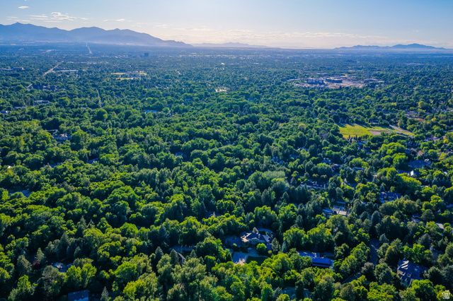2571 E HILLSDEN DR, Salt Lake City, UT 84117