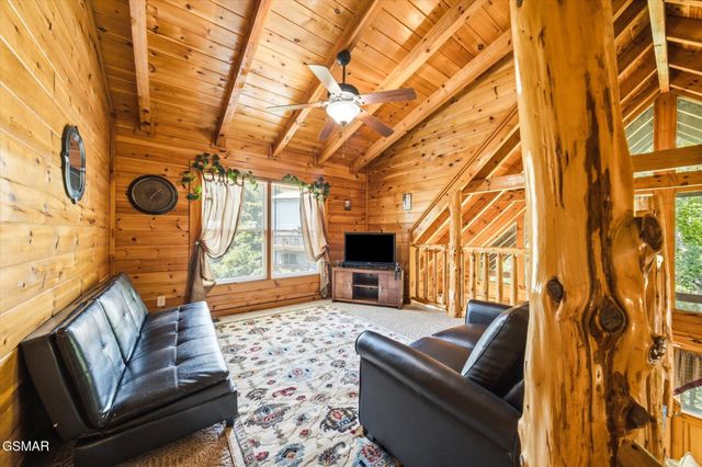 2606 Tree Top Way, Pigeon Forge, TN 37863