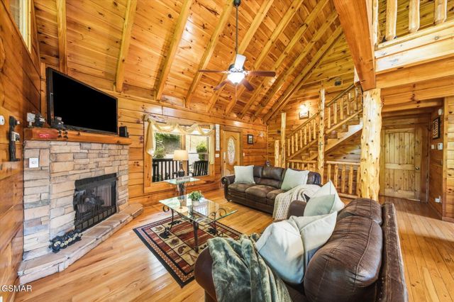 2606 Tree Top Way, Pigeon Forge, TN 37863
