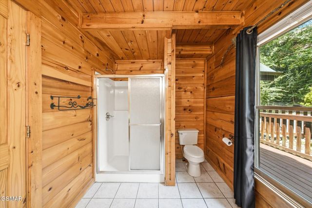 2606 Tree Top Way, Pigeon Forge, TN 37863