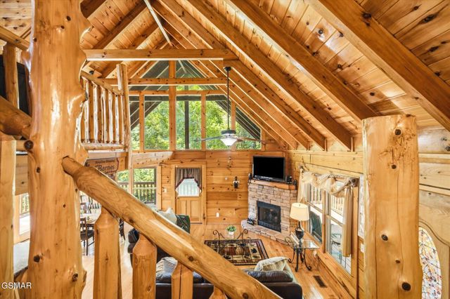 2606 Tree Top Way, Pigeon Forge, TN 37863