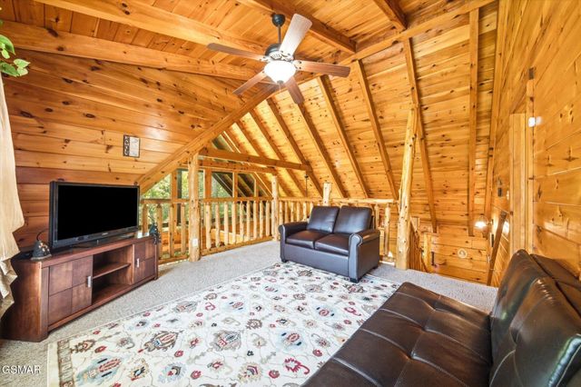 2606 Tree Top Way, Pigeon Forge, TN 37863