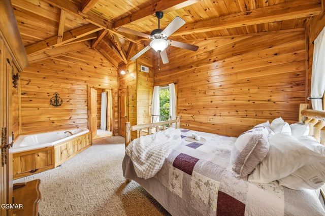 2606 Tree Top Way, Pigeon Forge, TN 37863