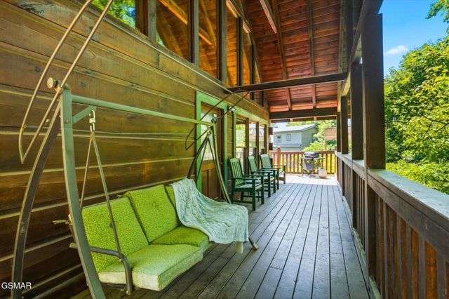 2606 Tree Top Way, Pigeon Forge, TN 37863