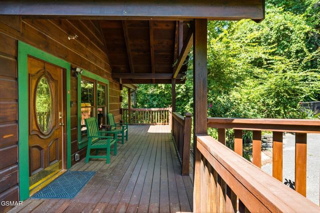 2606 Tree Top Way, Pigeon Forge, TN 37863