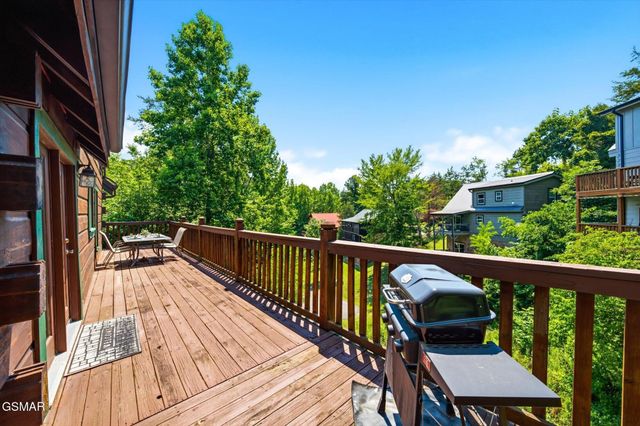 2606 Tree Top Way, Pigeon Forge, TN 37863