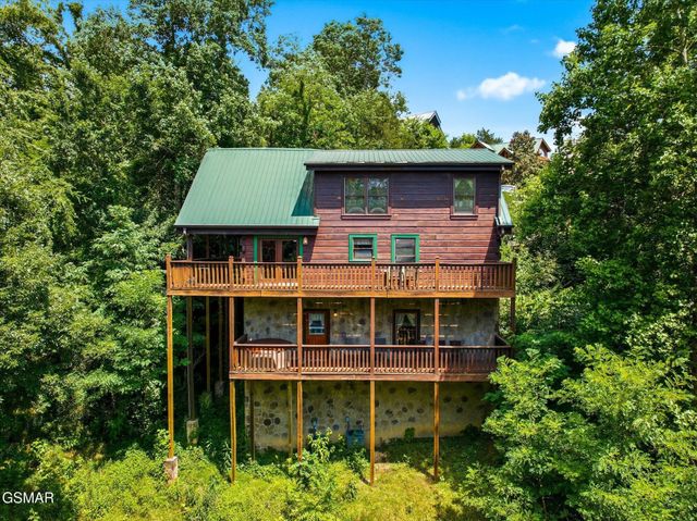 2606 Tree Top Way, Pigeon Forge, TN 37863