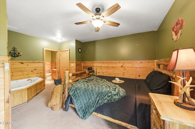 2606 Tree Top Way, Pigeon Forge, TN 37863