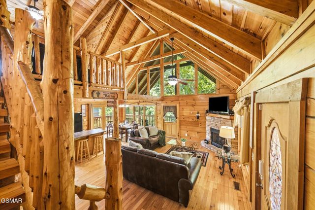 2606 Tree Top Way, Pigeon Forge, TN 37863