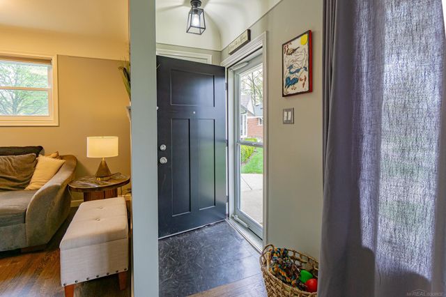 22240 Milgrom Court, St Clair Shores, MI 48081