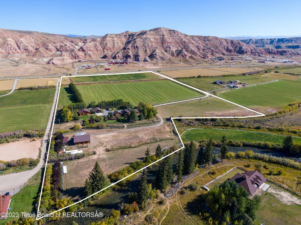 17 ROCKING CHAIR Road, Dubois, WY 82513
