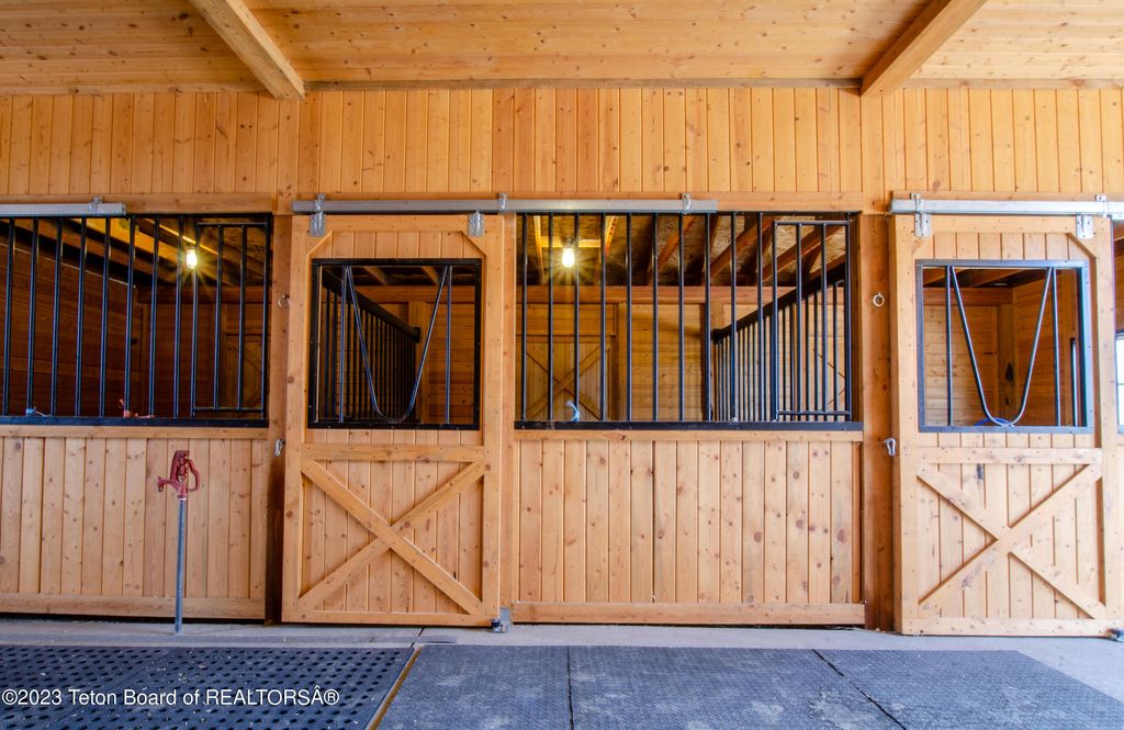 17 ROCKING CHAIR Road, Dubois, WY 82513 photo 32