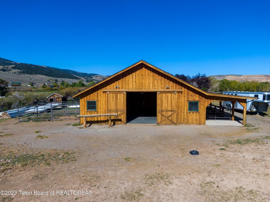 17 ROCKING CHAIR Road, Dubois, WY 82513 photo 8