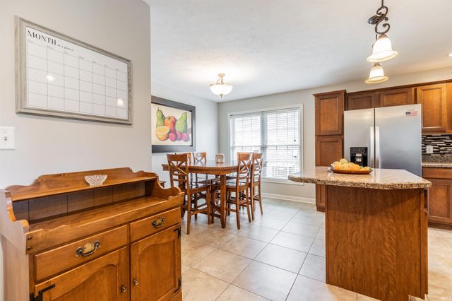 5820 Waterstone Drive, Newburgh, IN 47630
