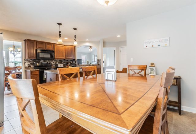 5820 Waterstone Drive, Newburgh, IN 47630