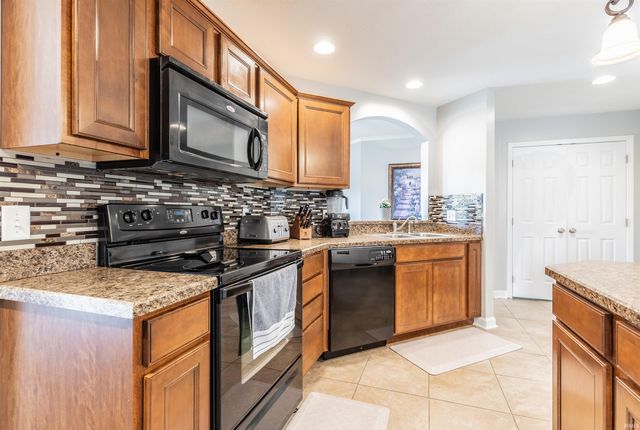 5820 Waterstone Drive, Newburgh, IN 47630