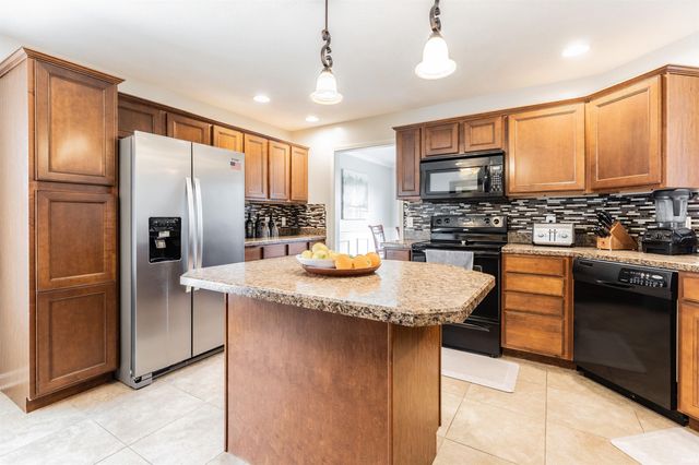 5820 Waterstone Drive, Newburgh, IN 47630