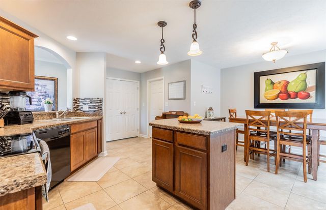 5820 Waterstone Drive, Newburgh, IN 47630