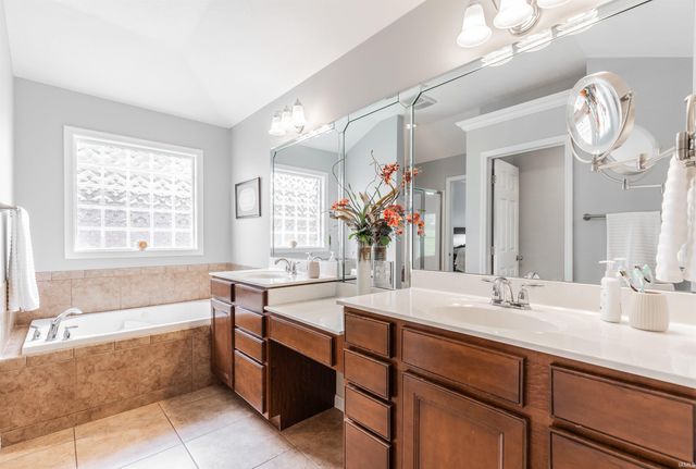 5820 Waterstone Drive, Newburgh, IN 47630