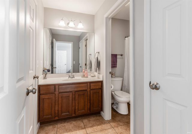 5820 Waterstone Drive, Newburgh, IN 47630