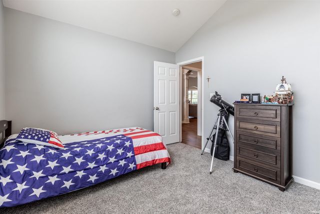 5820 Waterstone Drive, Newburgh, IN 47630
