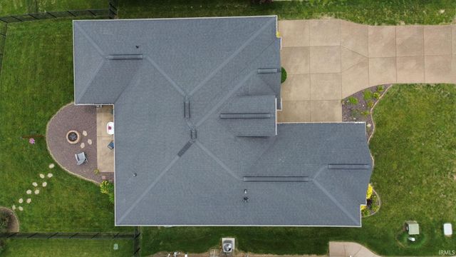 5820 Waterstone Drive, Newburgh, IN 47630
