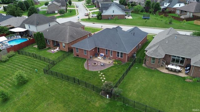 5820 Waterstone Drive, Newburgh, IN 47630
