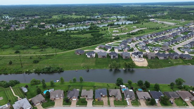 5820 Waterstone Drive, Newburgh, IN 47630