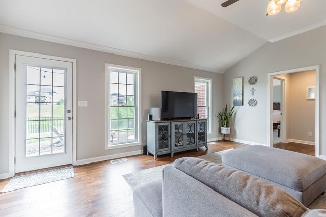5820 Waterstone Drive, Newburgh, IN 47630