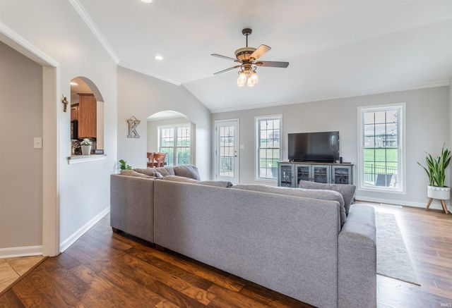 5820 Waterstone Drive, Newburgh, IN 47630