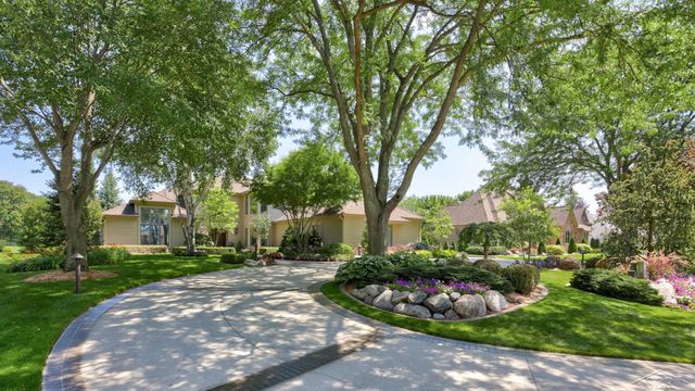210 Golfview Drive, Saginaw Twp, MI 48638