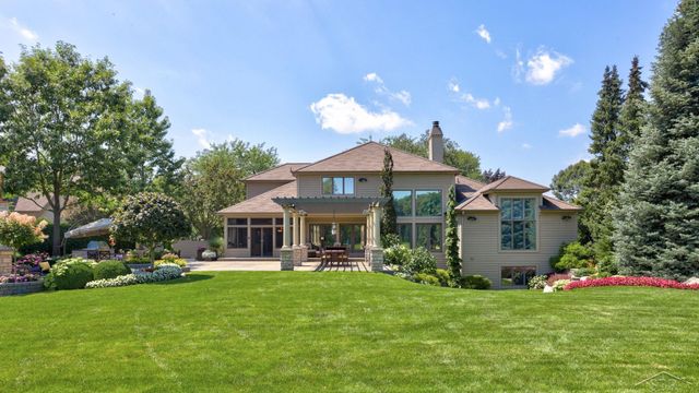 210 Golfview Drive, Saginaw Twp, MI 48638