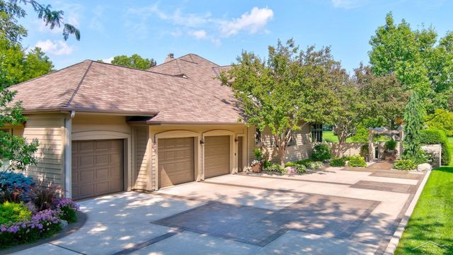 210 Golfview Drive, Saginaw Twp, MI 48638