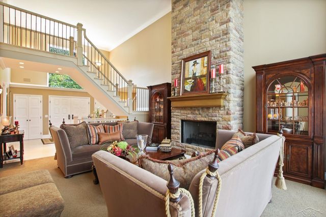 210 Golfview Drive, Saginaw Twp, MI 48638