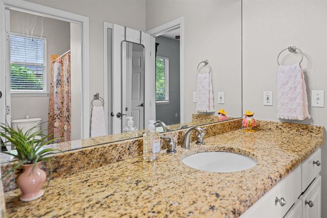 3212 SW 98th Dr, Gainesville, FL 32608