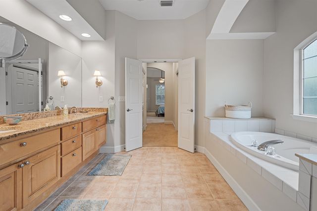 3212 SW 98th Dr, Gainesville, FL 32608